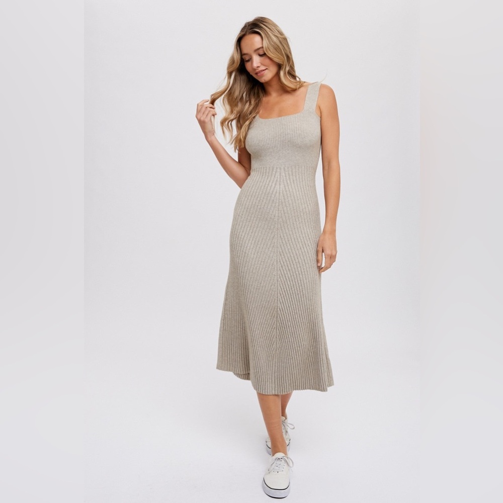 Bluivy Ribbed Knit Midi Dress